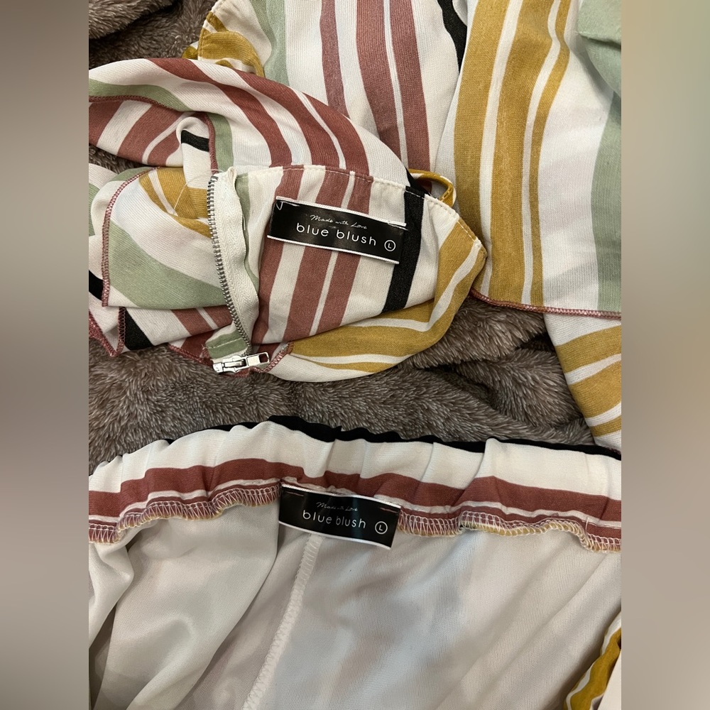 Matching set - Picture 3 of 3